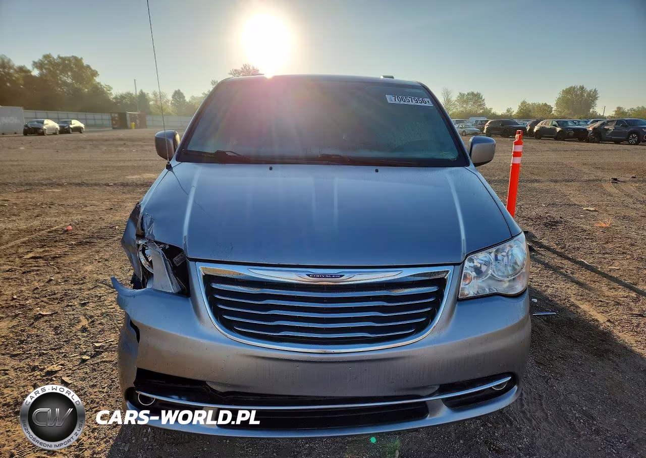 2016 Chrysler Town & Country Touring VIN:2C4RC1BGXGR271288 - 5
