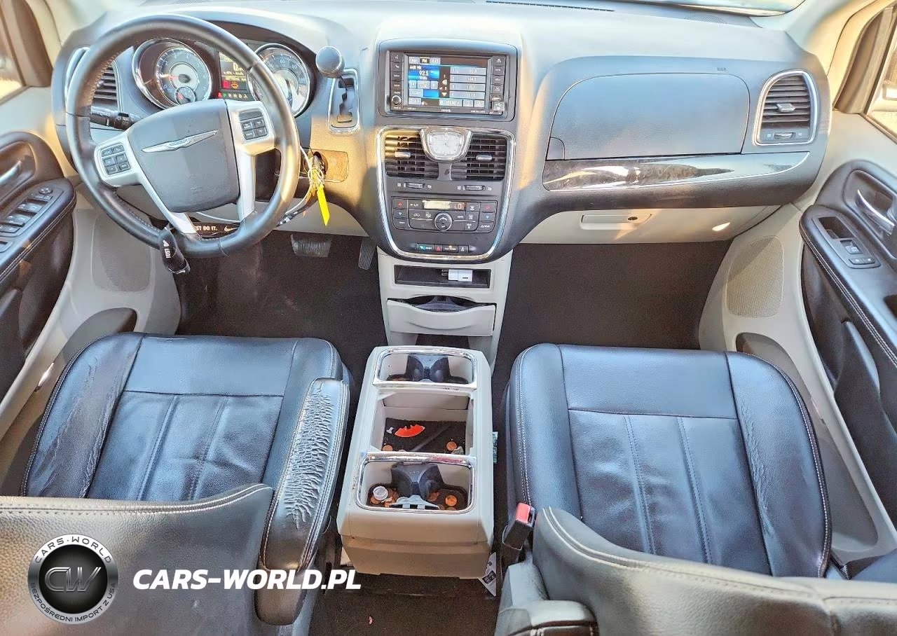 2016 Chrysler Town & Country Touring VIN:2C4RC1BGXGR271288 - 8
