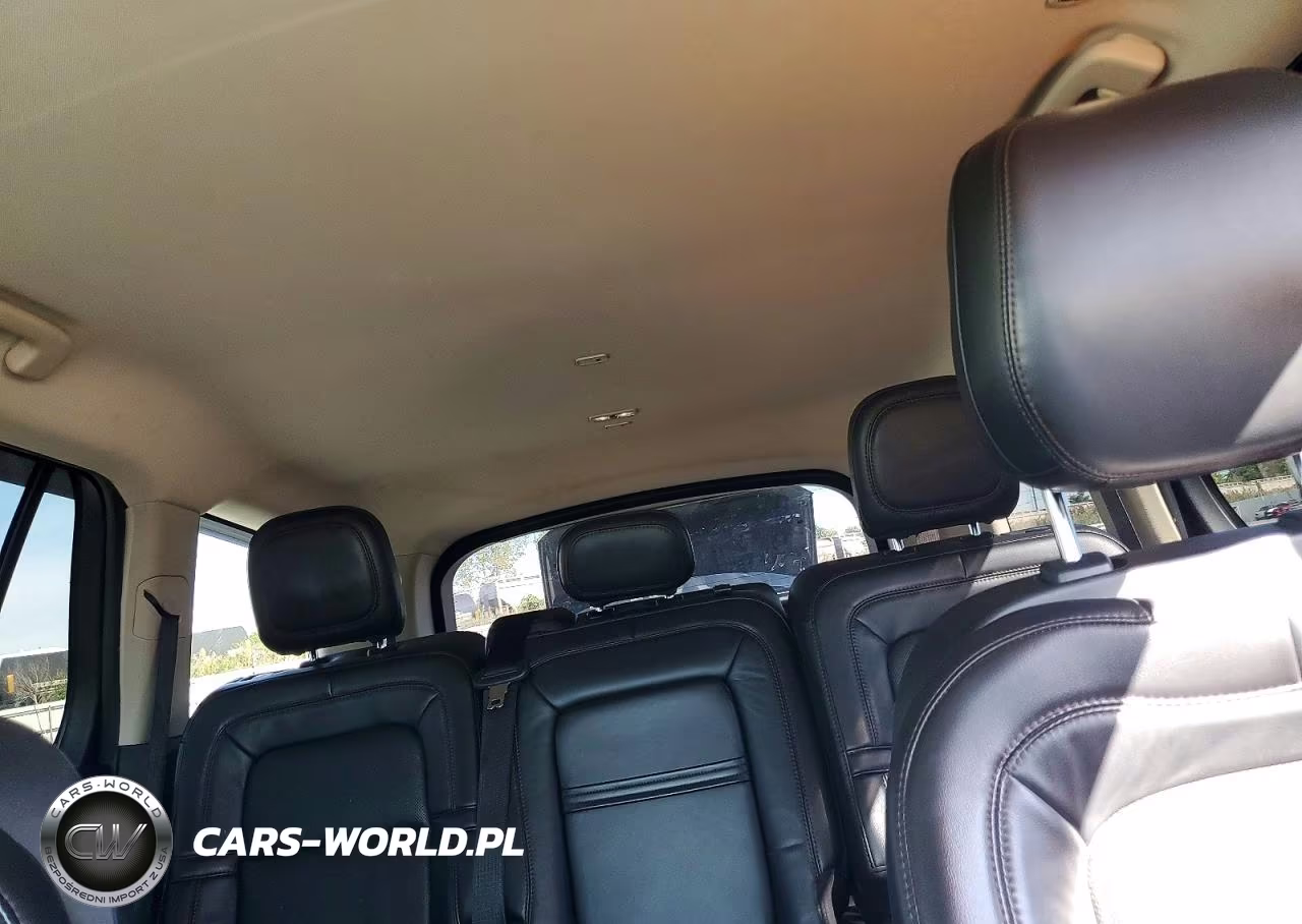 2020 Lincoln Aviator Reserve VIN:5LM5J7XC8LGL16326 - 10