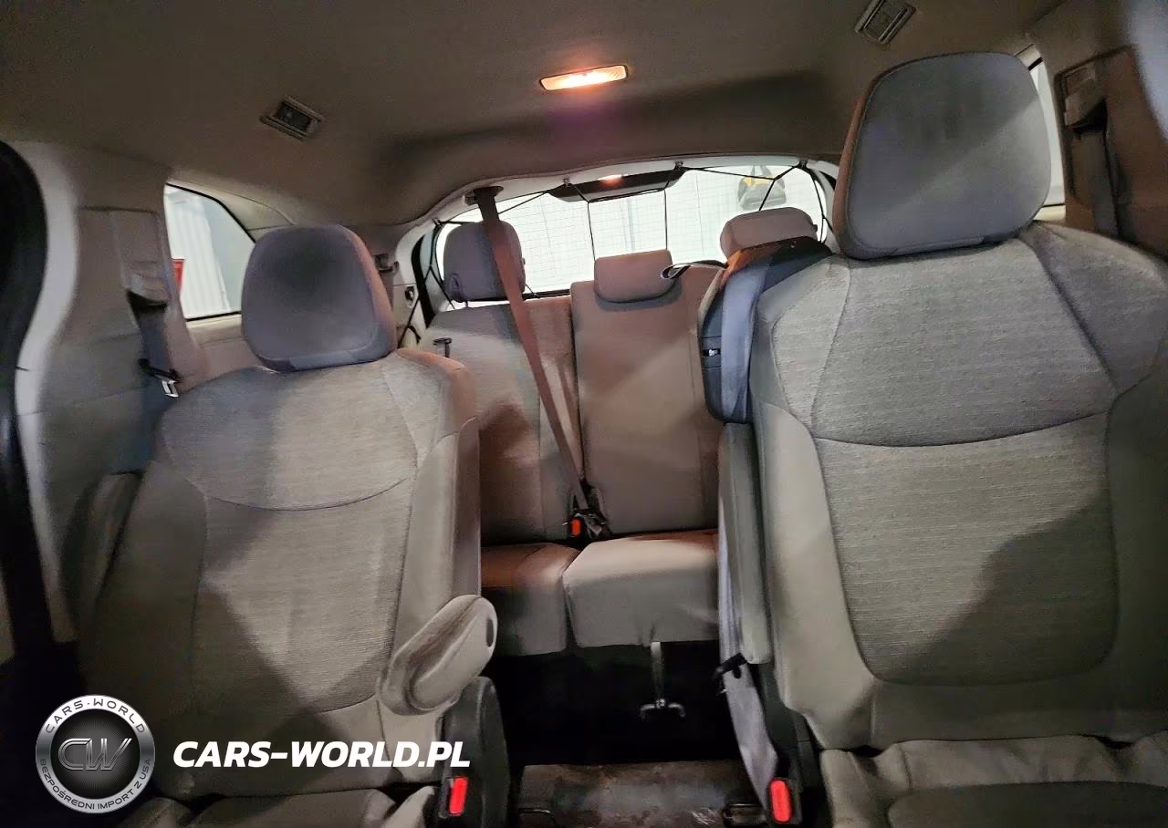 2022 Toyota Sienna Le VIN:5TDKSKFC4NS066040 - 10