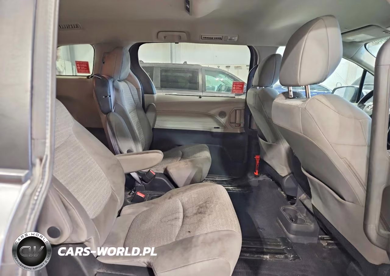 2022 Toyota Sienna Le VIN:5TDKSKFC4NS066040 - 11