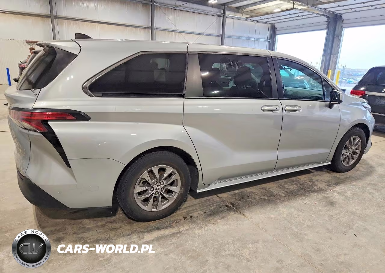 2022 Toyota Sienna Le VIN:5TDKSKFC4NS066040 - 3