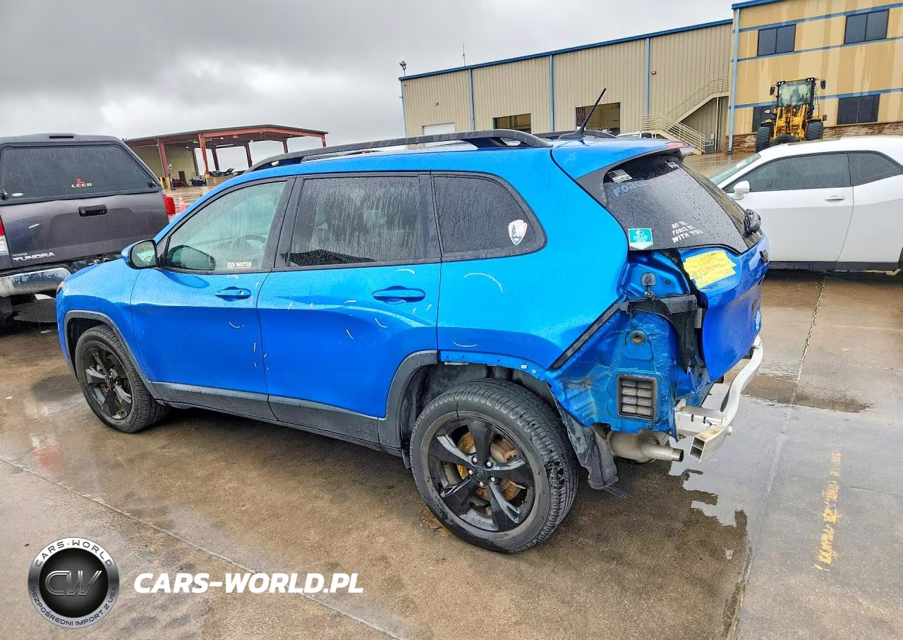 2018 Jeep Cherokee Latitude VIN:1C4PJLCX7JD621123 - 2