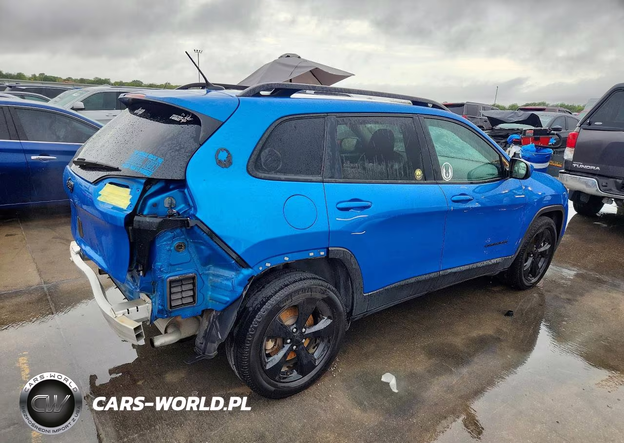2018 Jeep Cherokee Latitude VIN:1C4PJLCX7JD621123 - 3