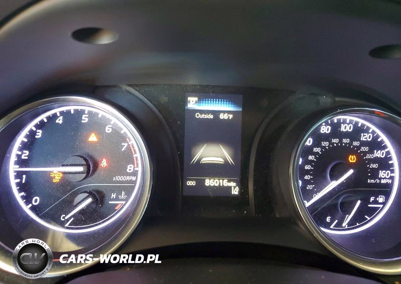 2018 Toyota Camry Le VIN:4T1B11HK0JU647487 - 9