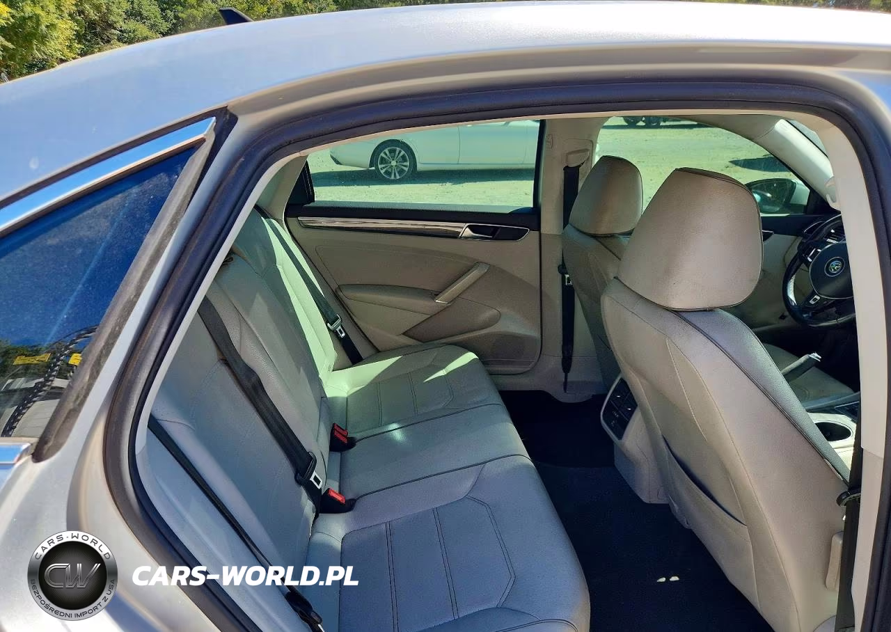 2018 Volkswagen Passat Se VIN:1VWBA7A32JC049866 - 10