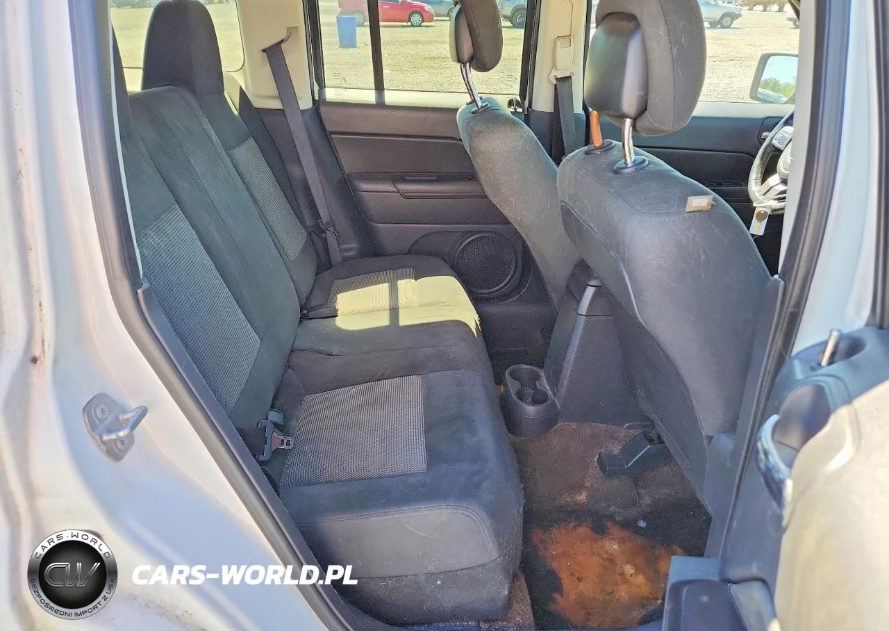 2014 Jeep Patriot Latitude VIN:1C4NJRFB2ED762052 - 11