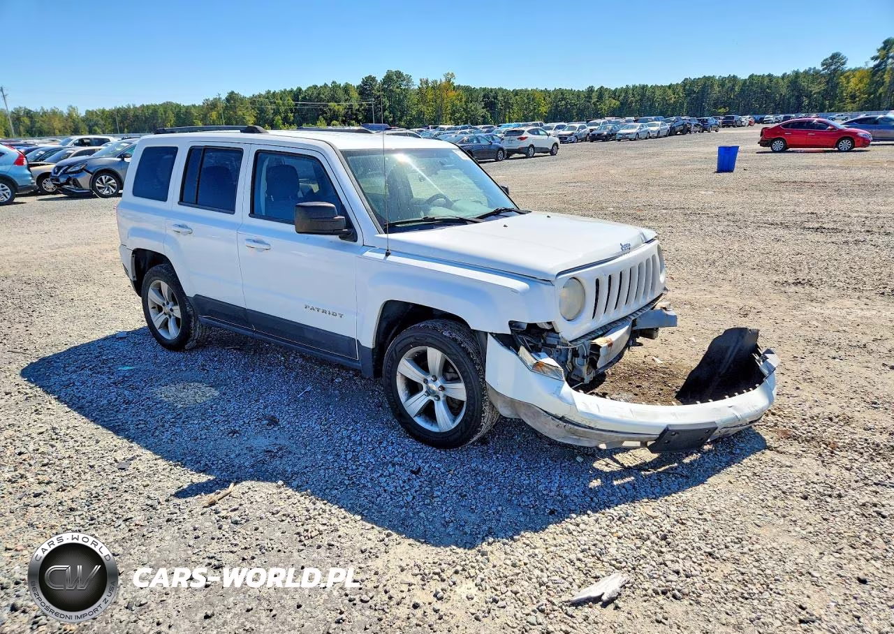 2014 Jeep Patriot Latitude VIN:1C4NJRFB2ED762052 - 4