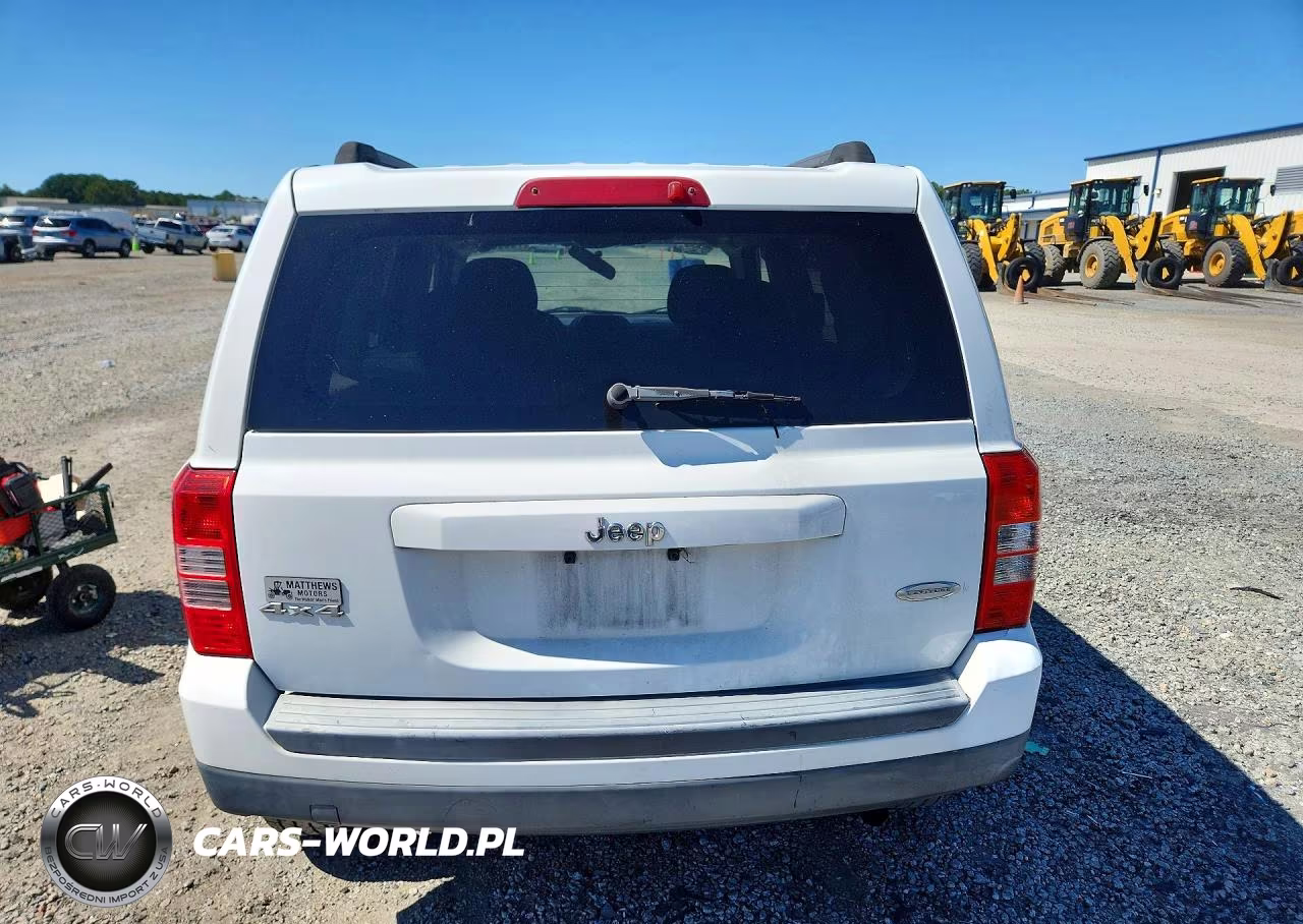 2014 Jeep Patriot Latitude VIN:1C4NJRFB2ED762052 - 6