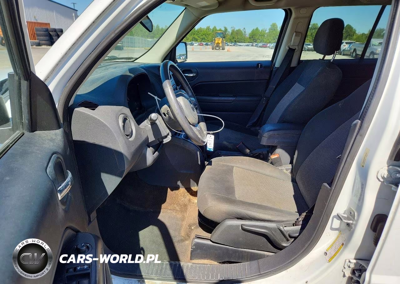 2014 Jeep Patriot Latitude VIN:1C4NJRFB2ED762052 - 7