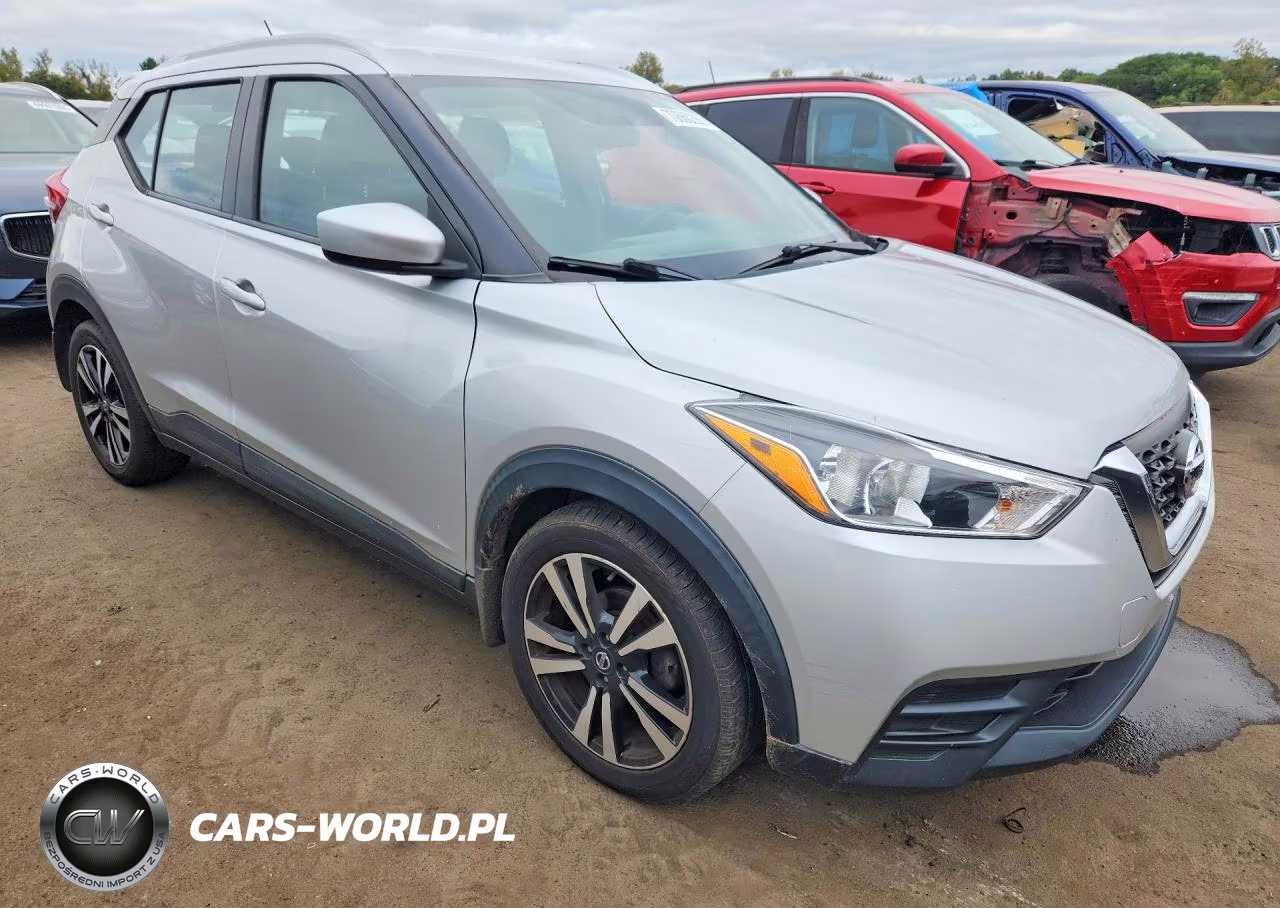 2018 Nissan Kicks Sv VIN:3N1CP5CU1JL537763 - 4