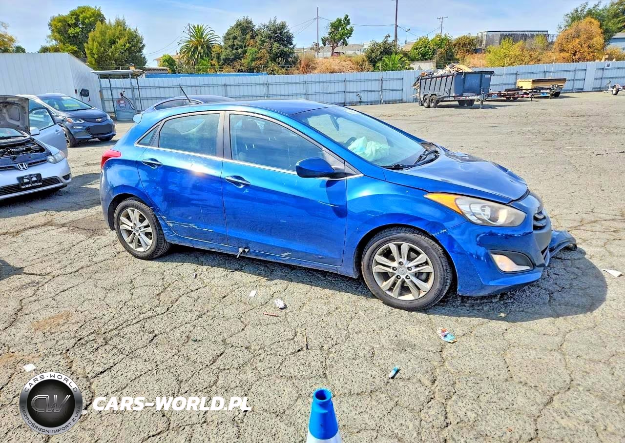 2015 Hyundai Elantra Gt Base VIN:KMHD35LH9FU241799 - 4