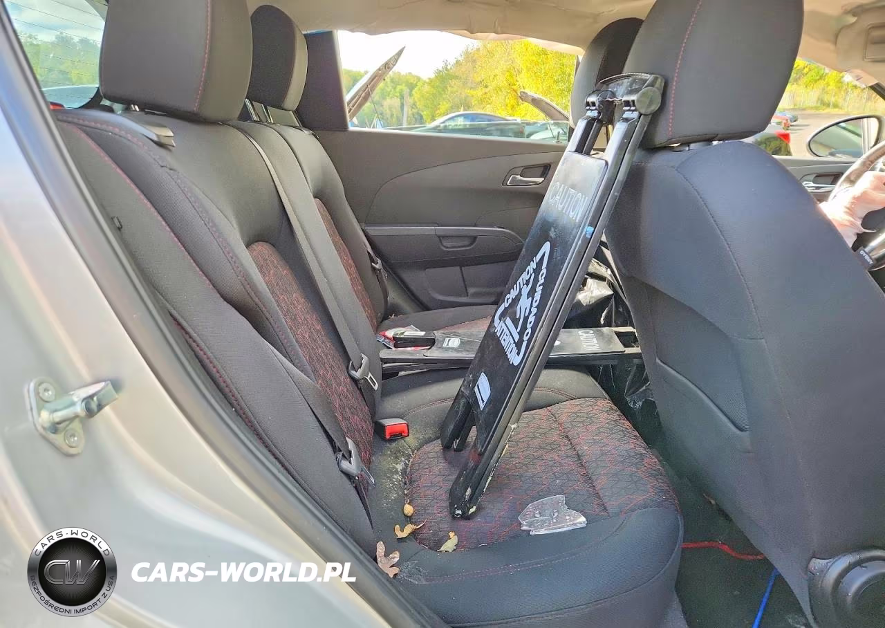 2018 Chevrolet Sonic Lt VIN:1G1JD6SB1J4127675 - 10