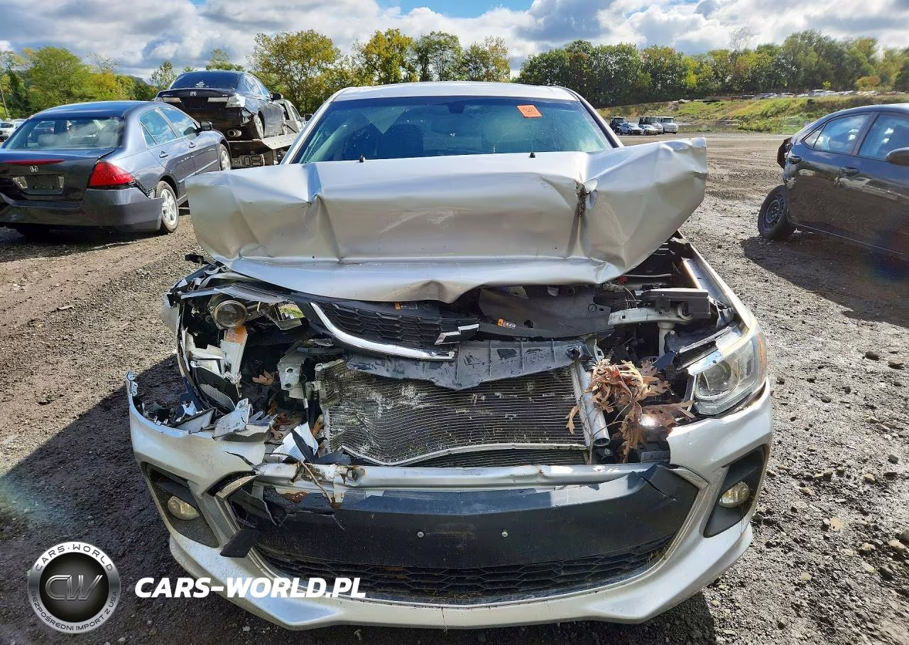 2018 Chevrolet Sonic Lt VIN:1G1JD6SB1J4127675 - 5