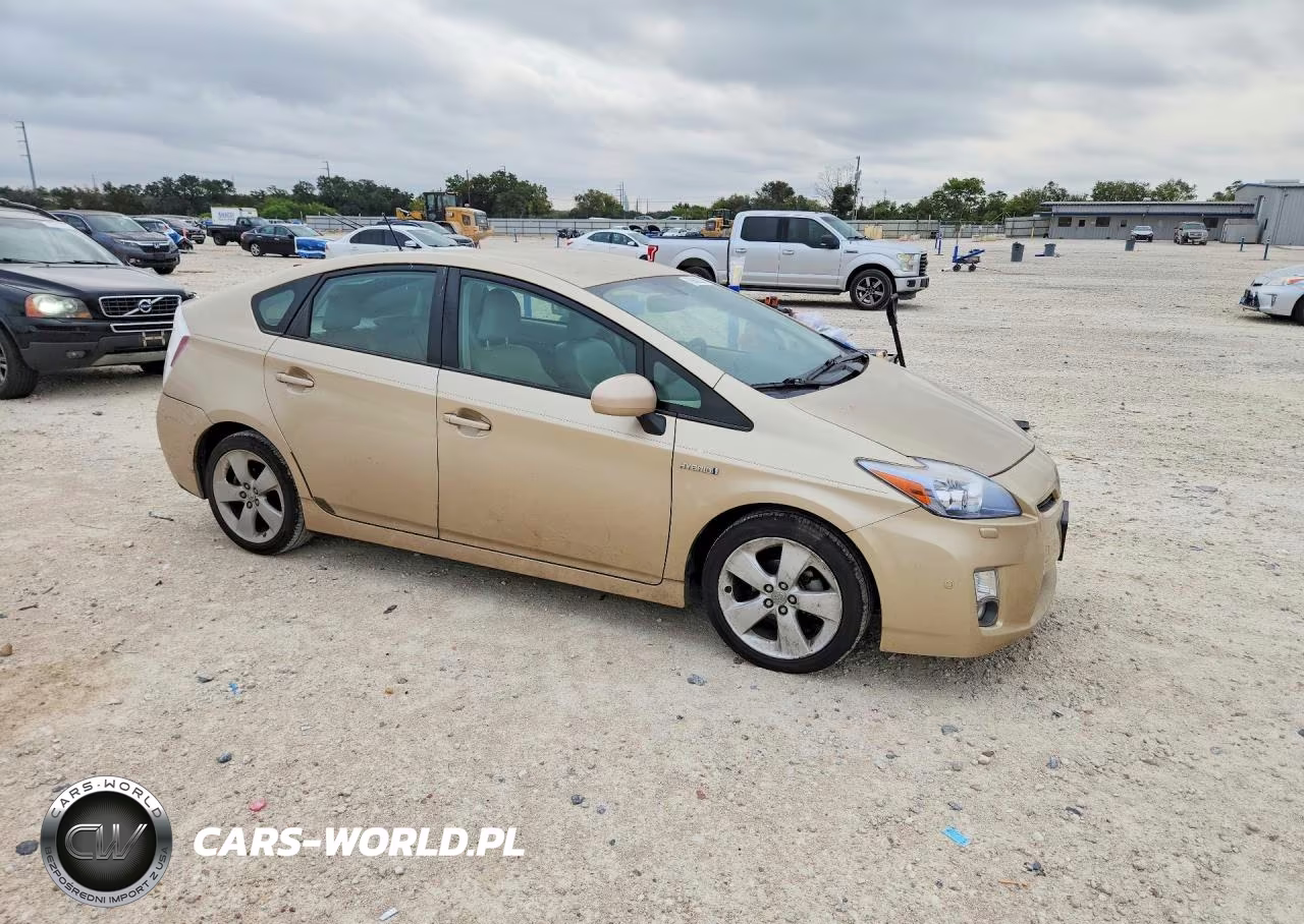 2011 Toyota Prius Five VIN:JTDKN3DU8B1413001 - 4