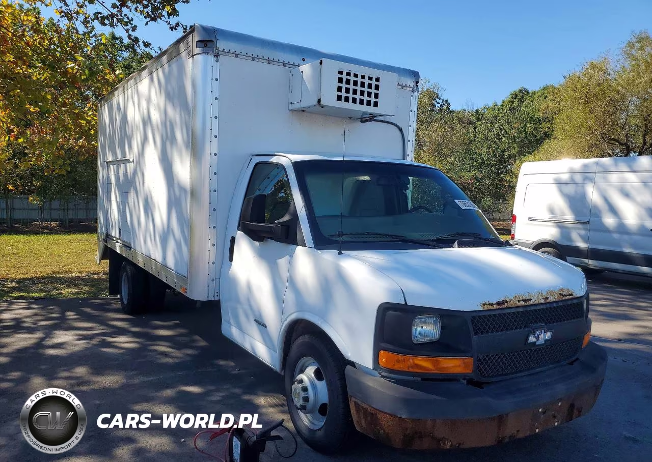 2017 Chevrolet Express Refrigerated Box Truck VIN:1HA6GVCG6HN007637 - 4