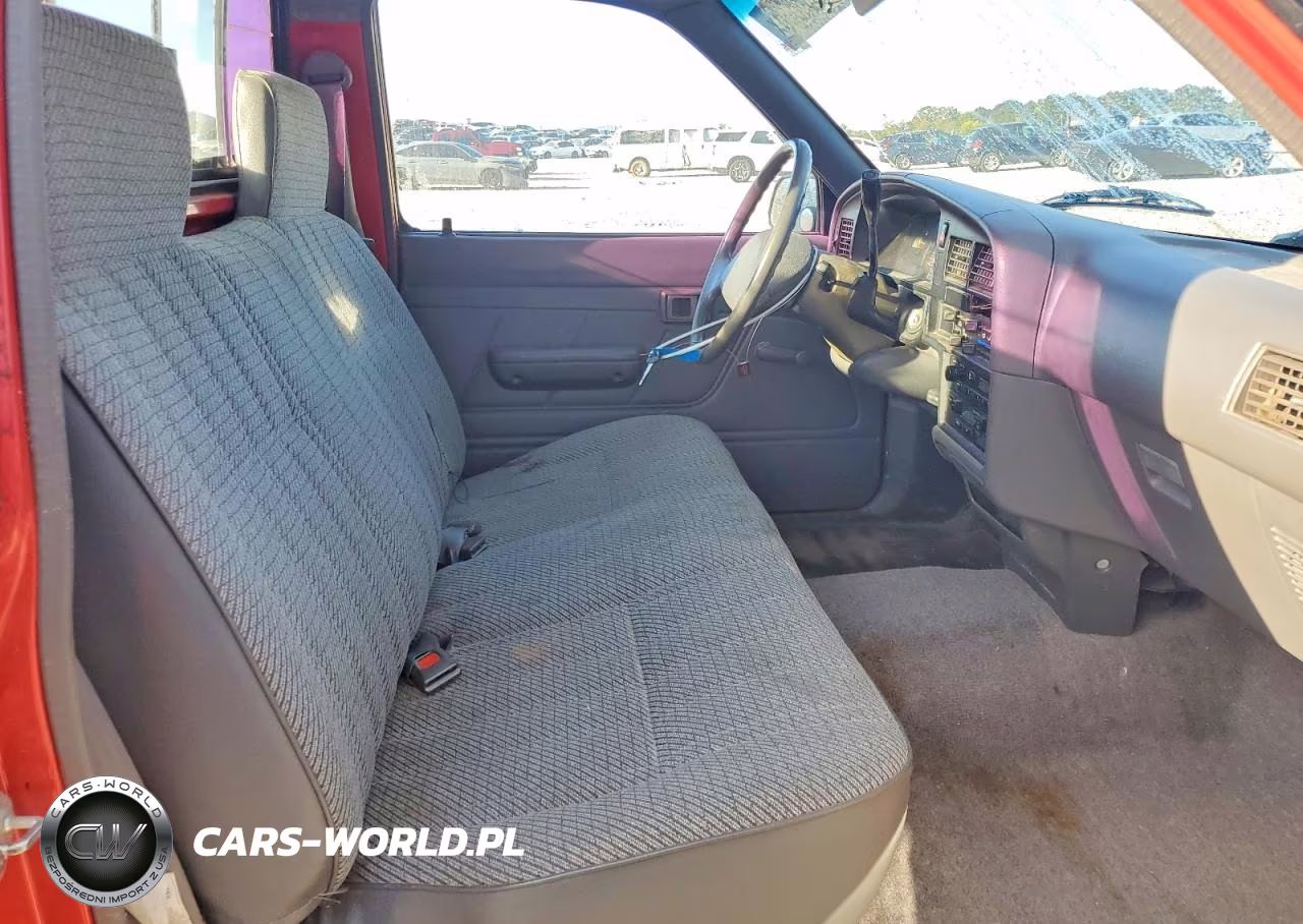 1992 Toyota Pickup Deluxe VIN:4TARN81P0NZ035557 - 10