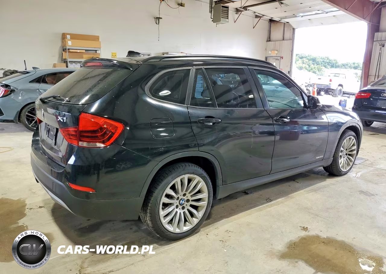2014 BMW X1 xDrive28I VIN:WBAVL1C58EVY11725 - 3