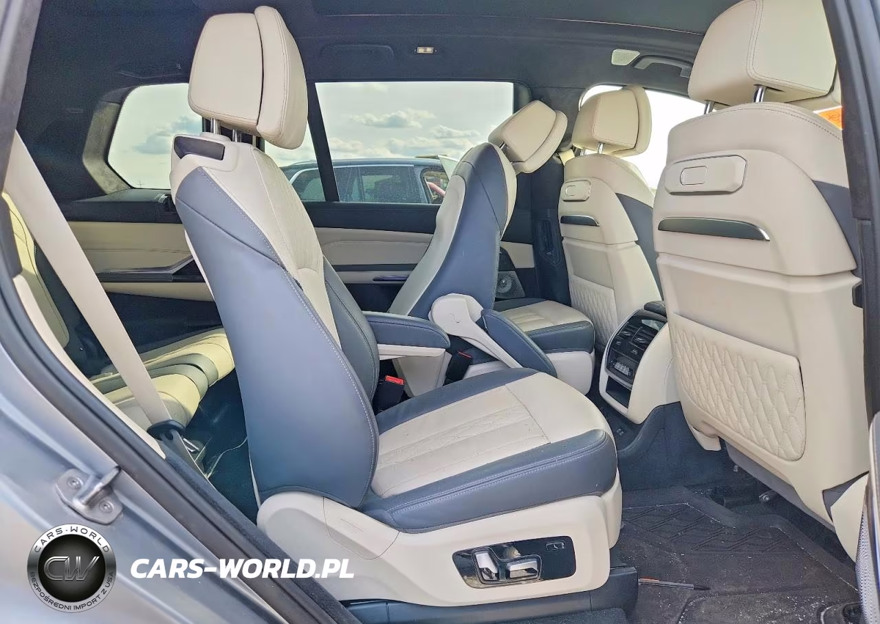 2025 BMW X7 M60I VIN:5UX33EM08S9Y52072 - 11