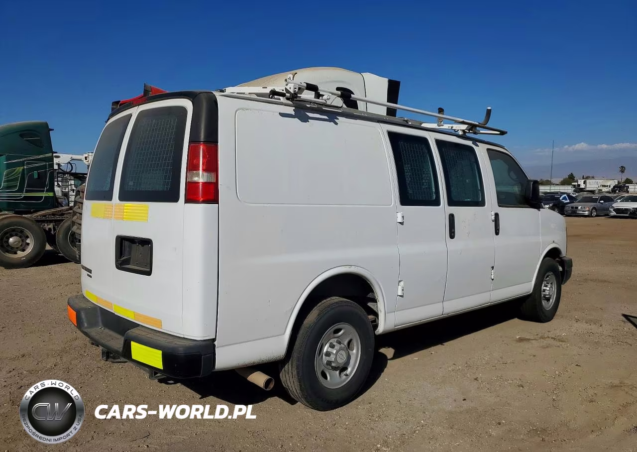 2015 Chevrolet Express G2500 VIN:1GCWGFCF4F1229468 - 3