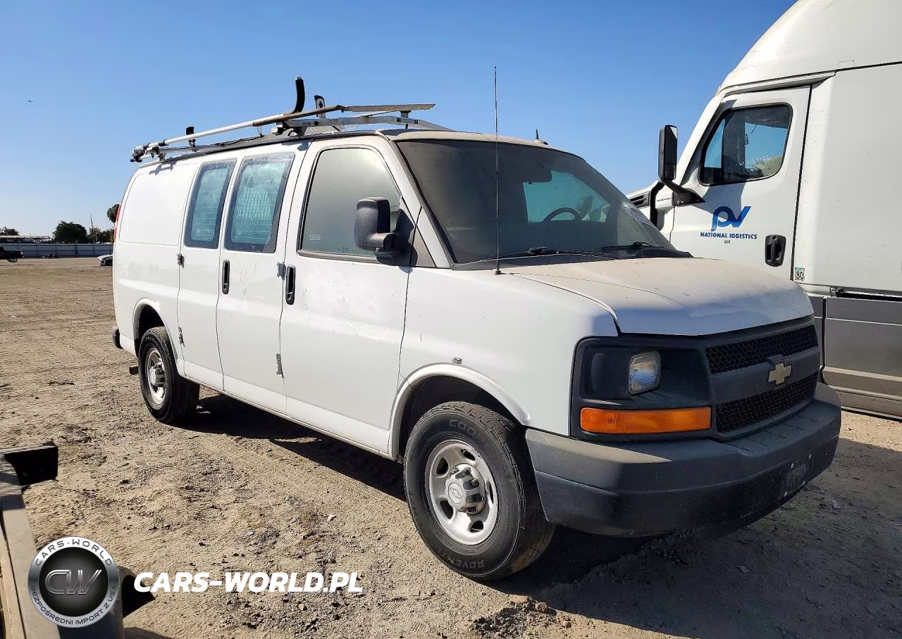 2015 Chevrolet Express G2500 VIN:1GCWGFCF4F1229468 - 4