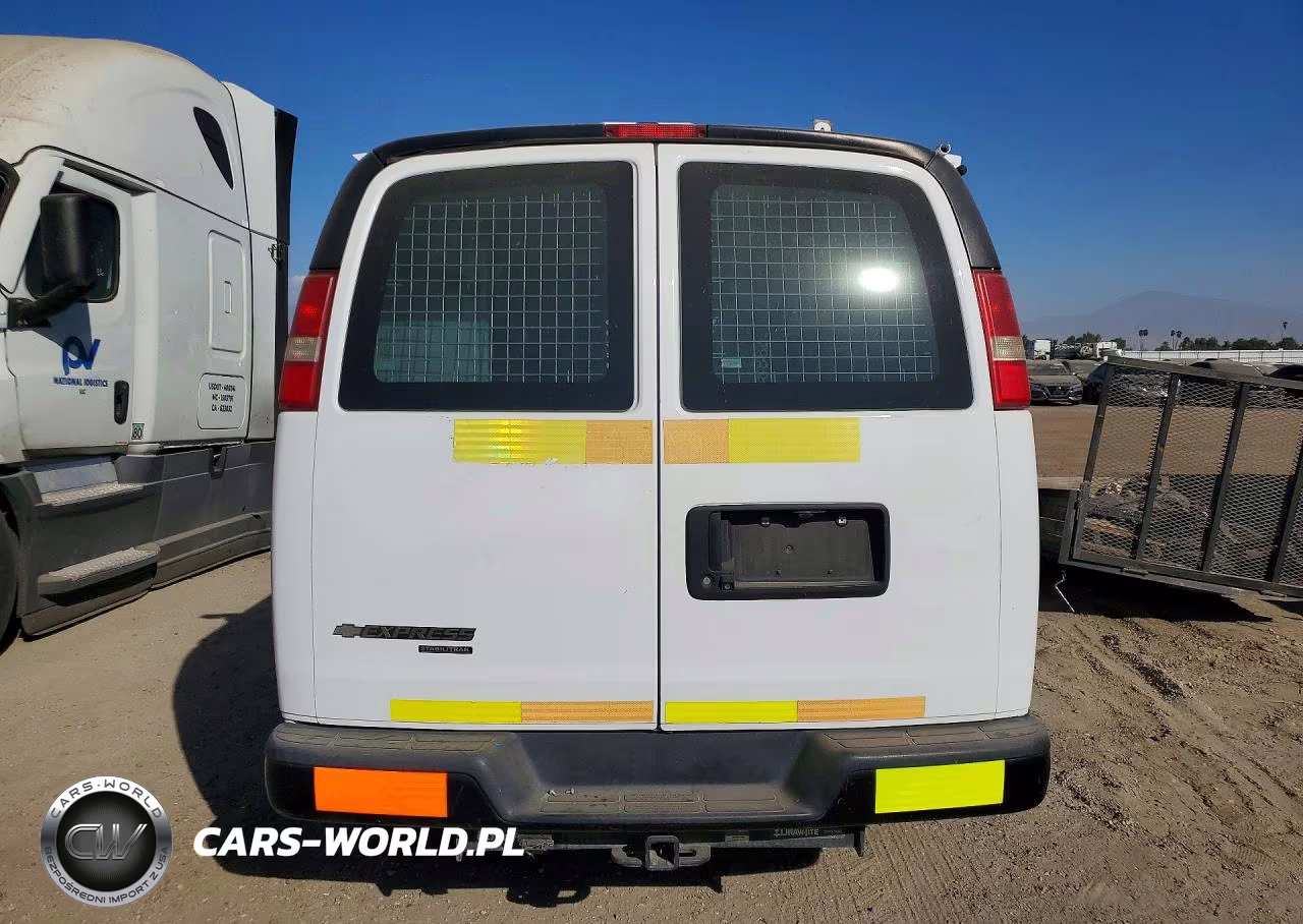 2015 Chevrolet Express G2500 VIN:1GCWGFCF4F1229468 - 6