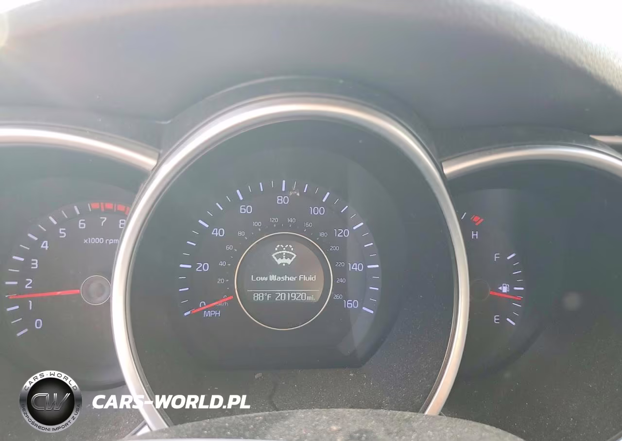 2015 Kia Optima Lx VIN:5XXGM4A78FG409411 - 9