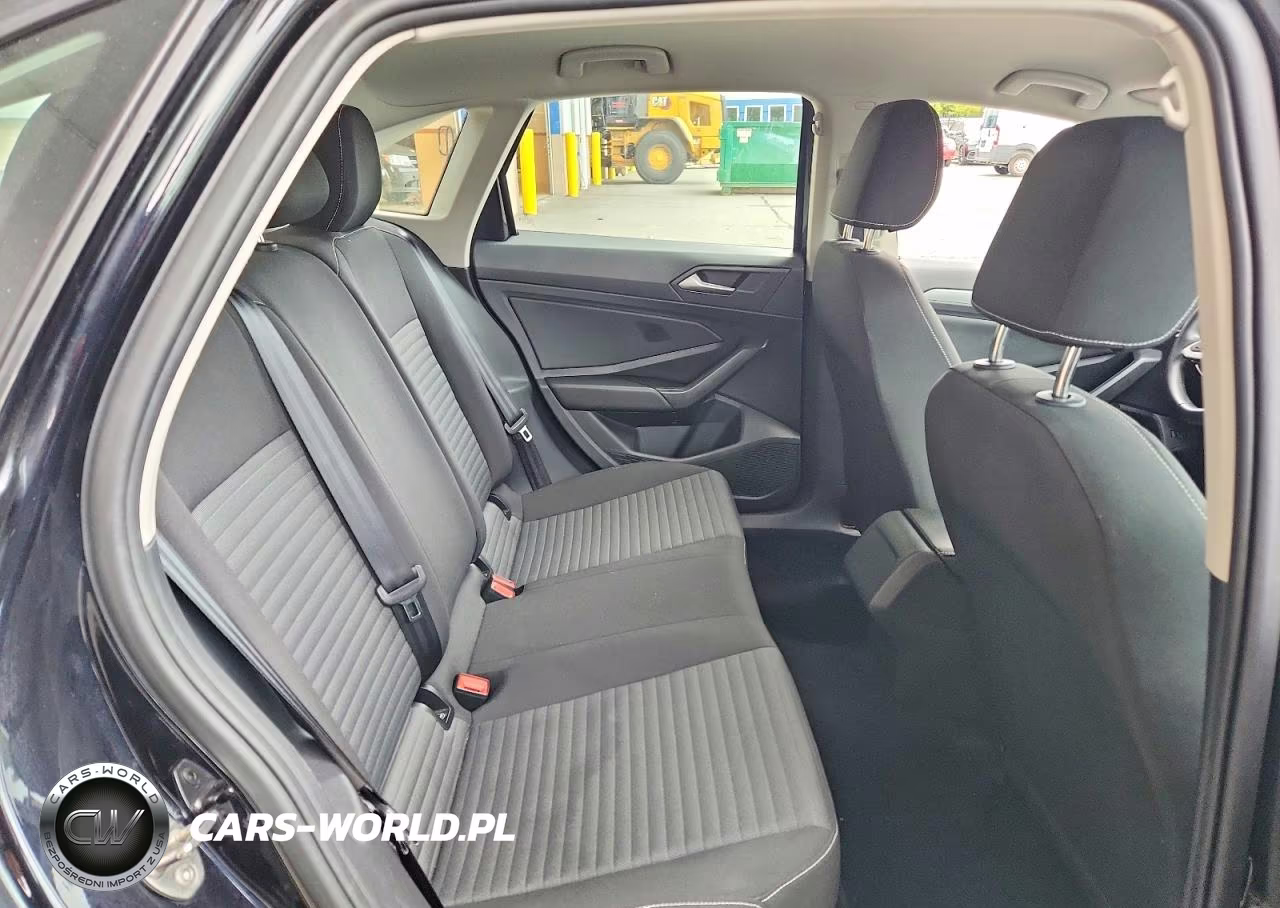 2025 Volkswagen Jetta S VIN:3VW5X7BU2SM071420 - 10