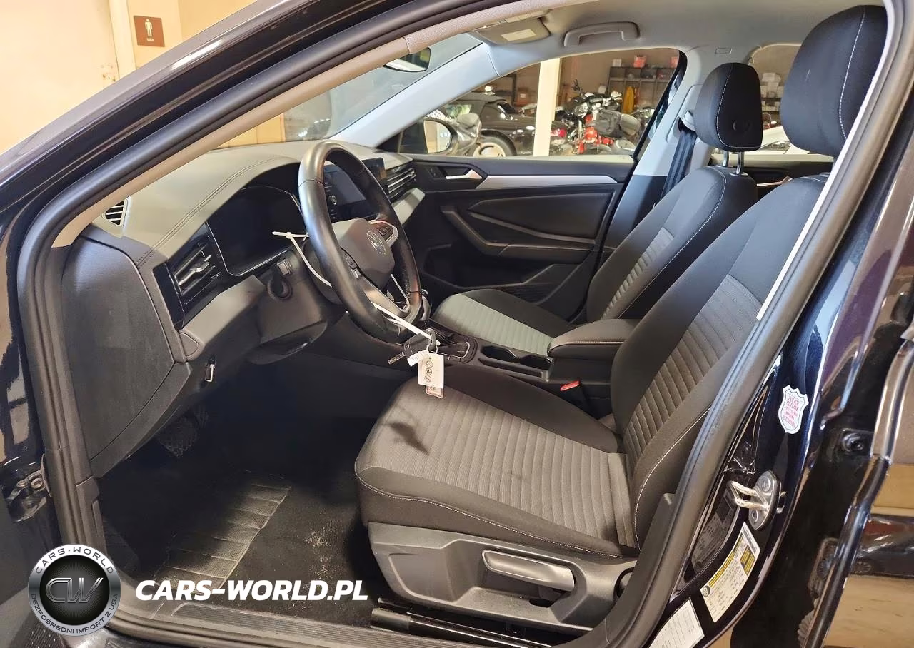 2025 Volkswagen Jetta S VIN:3VW5X7BU2SM071420 - 7