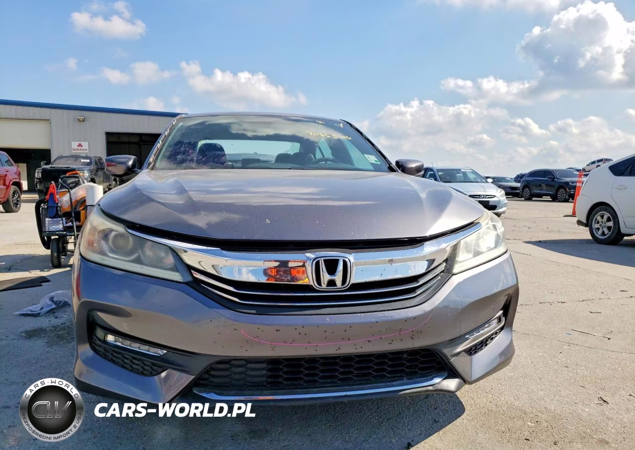 2017 Honda Accord VIN:1HGCR2F59HA159382 - 5