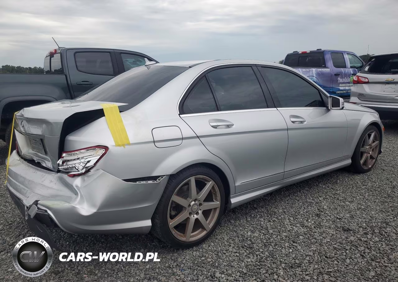 2013 Mercedes-Benz C 250 VIN:WDDGF4HBXDA838861 - 3