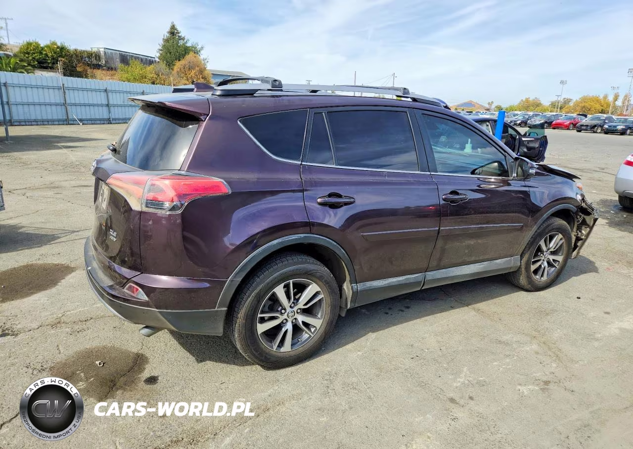 2017 Toyota Rav4 Xle VIN:2T3RFREV9HW582511 - 3