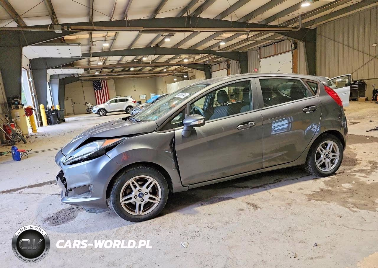 2018 Ford Fiesta Se VIN:3FADP4EJ4JM123438 - 1