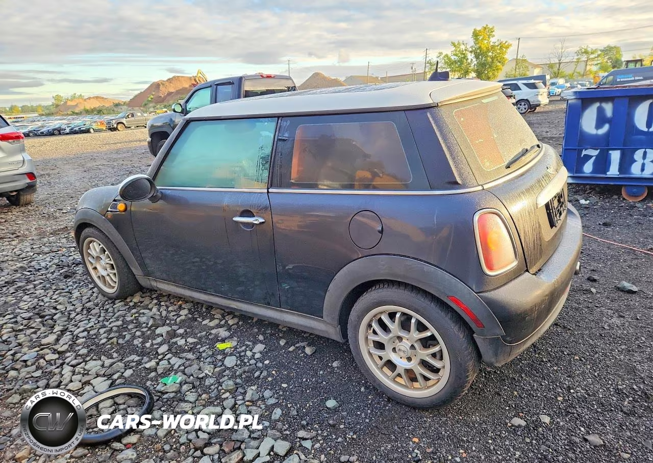 2008 Mini Cooper VIN:WMWMF33558TT62860 - 2