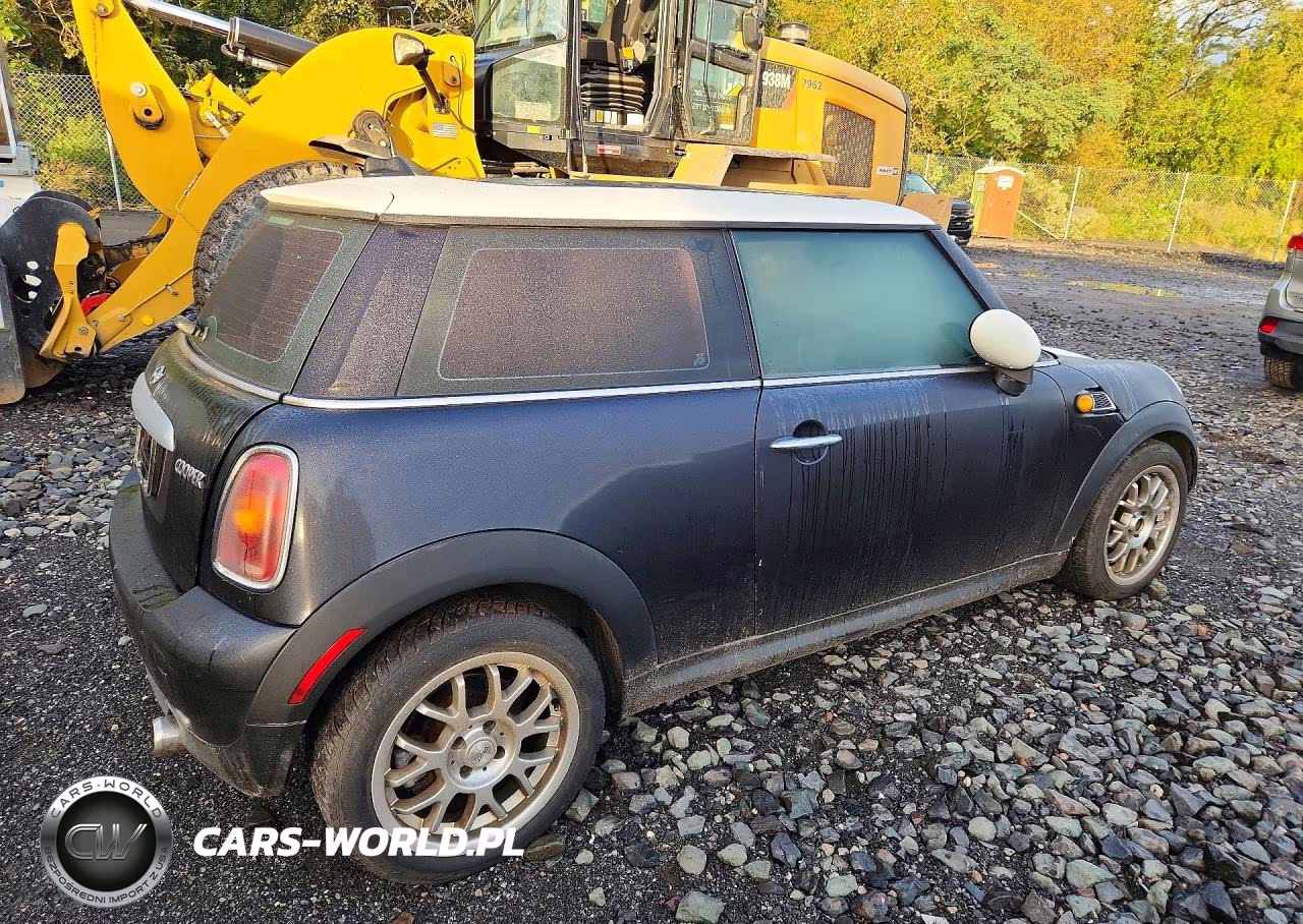 2008 Mini Cooper VIN:WMWMF33558TT62860 - 3