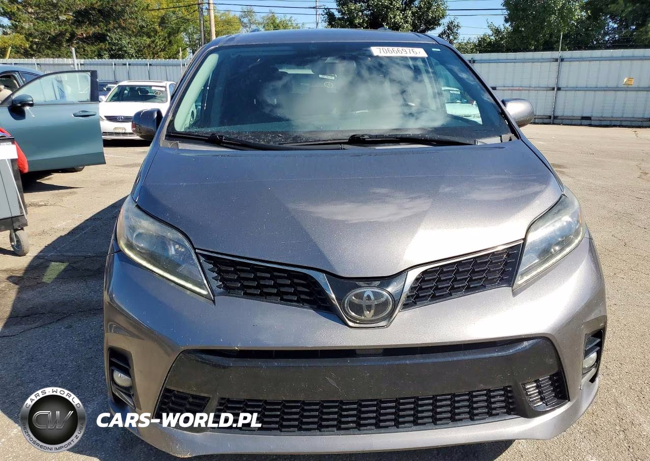 2018 Toyota Sienna Se 8-Passenger VIN:5TDXZ3DC8JS949742 - 5