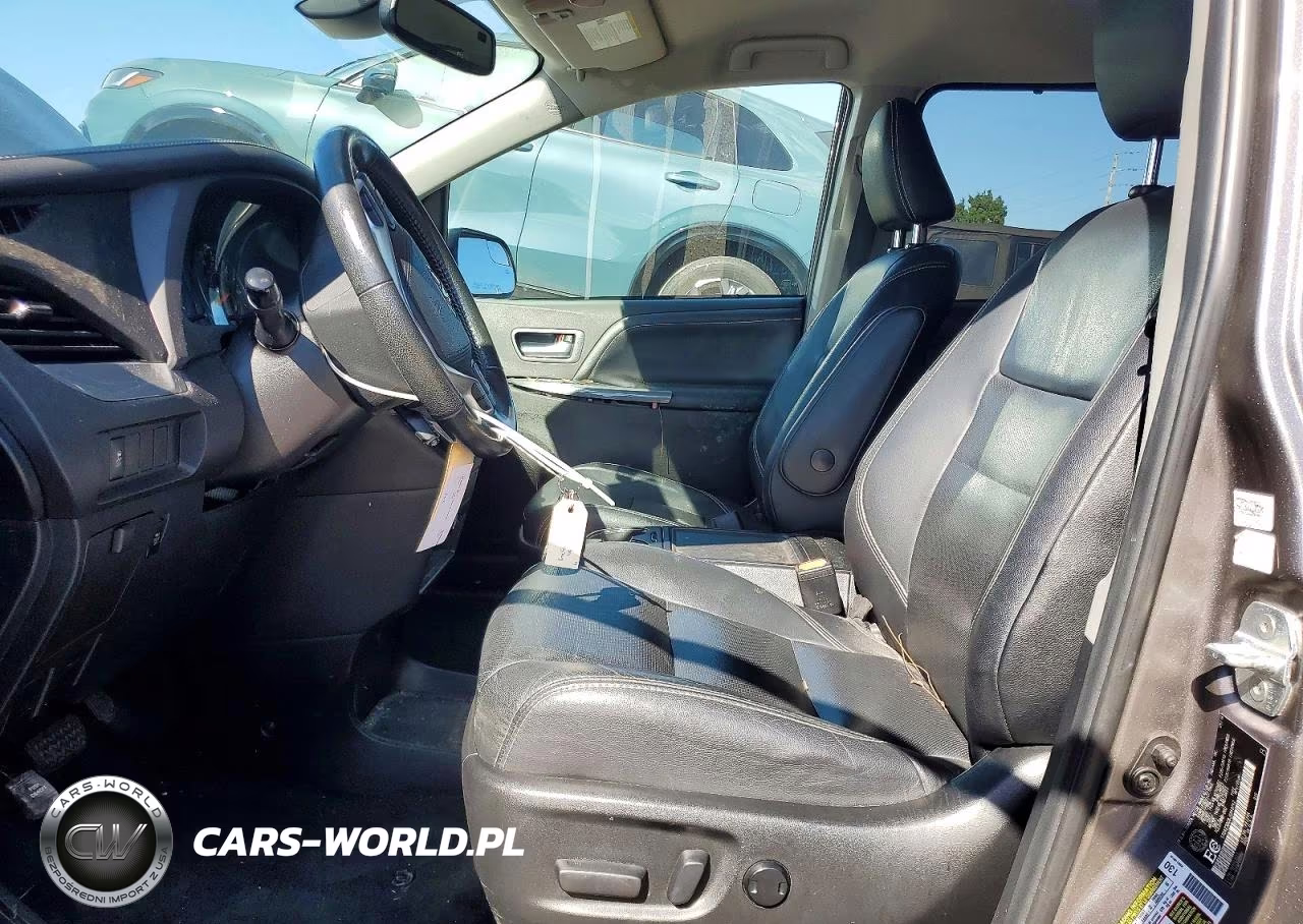 2018 Toyota Sienna Se 8-Passenger VIN:5TDXZ3DC8JS949742 - 7