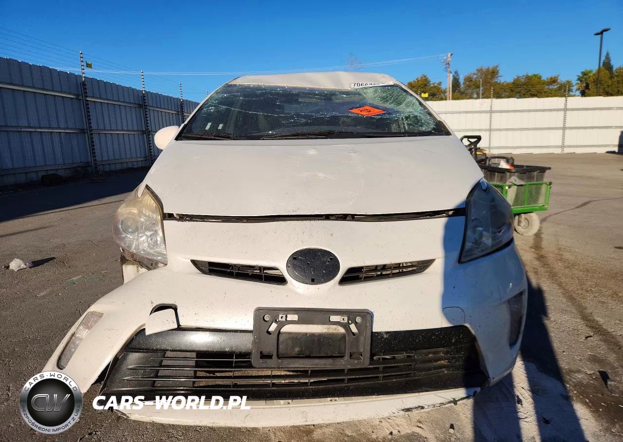 2015 Toyota Prius Three VIN:JTDKN3DU1F0420173 - 5