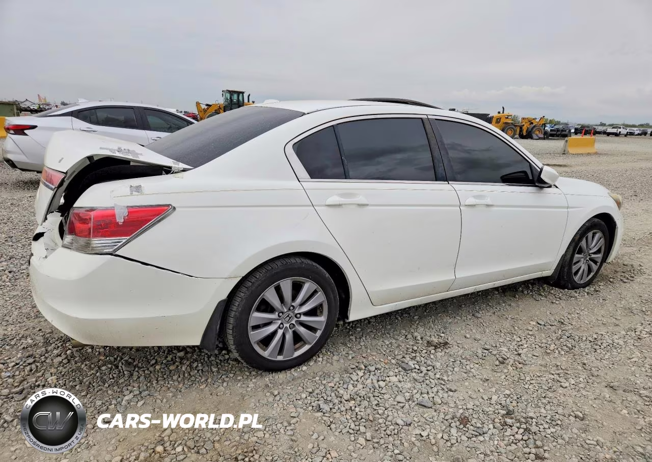 2011 Honda Accord Exl VIN:1HGCP2F86BA050790 - 3