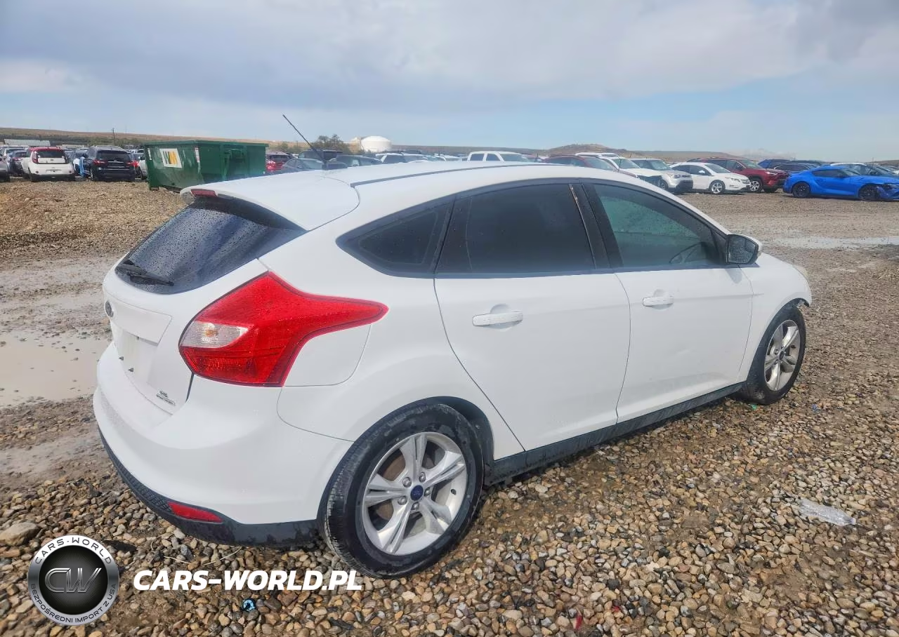 2014 Ford Focus Se VIN:1FADP3K27EL305729 - 3