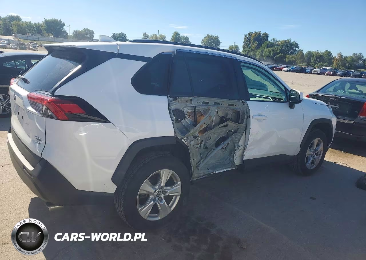 2021 Toyota Rav4 Xle VIN:2T3P1RFV9MC173778 - 3
