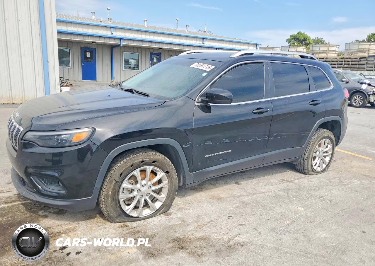 2019 Jeep Cherokee Latitude VIN:1C4PJMCB5KD232413 - 1