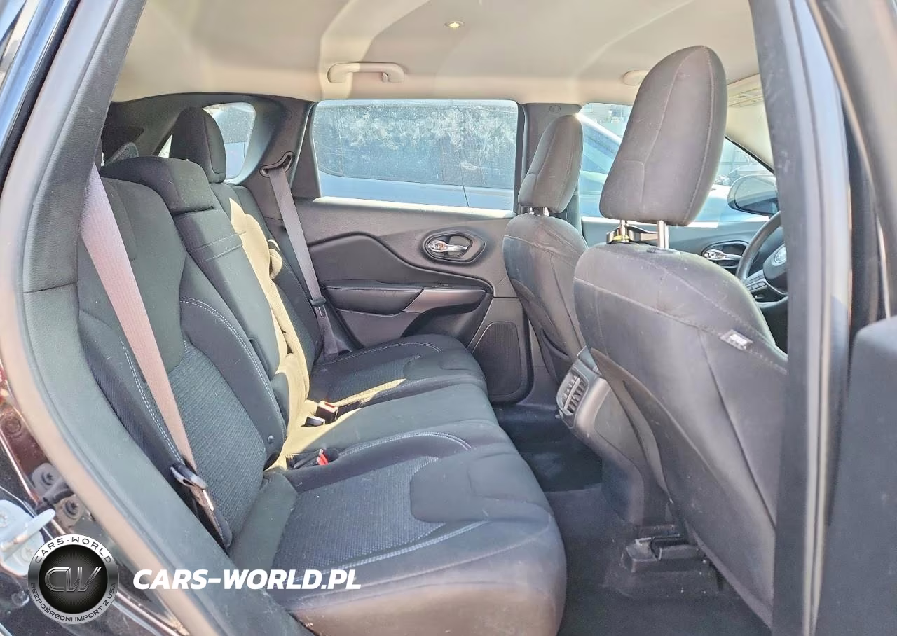 2019 Jeep Cherokee Latitude VIN:1C4PJMCB5KD232413 - 11