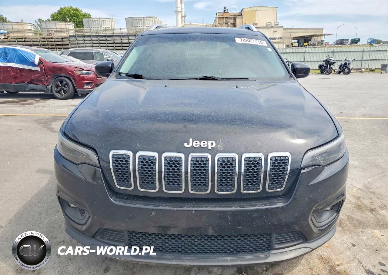2019 Jeep Cherokee Latitude VIN:1C4PJMCB5KD232413 - 5