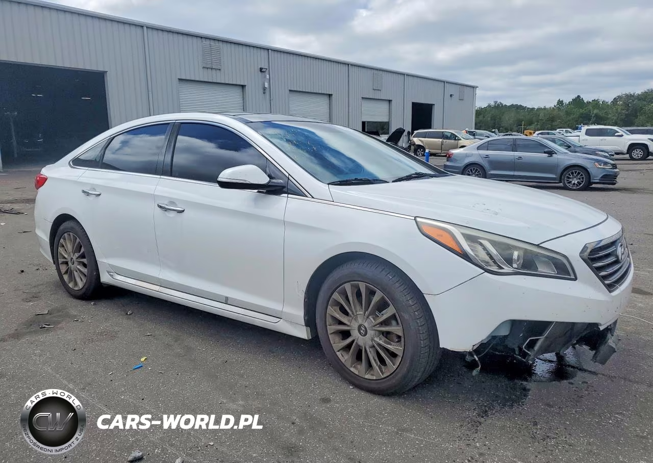 2015 Hyundai Sonata Limited VIN:5NPE34AF7FH233991 - 4