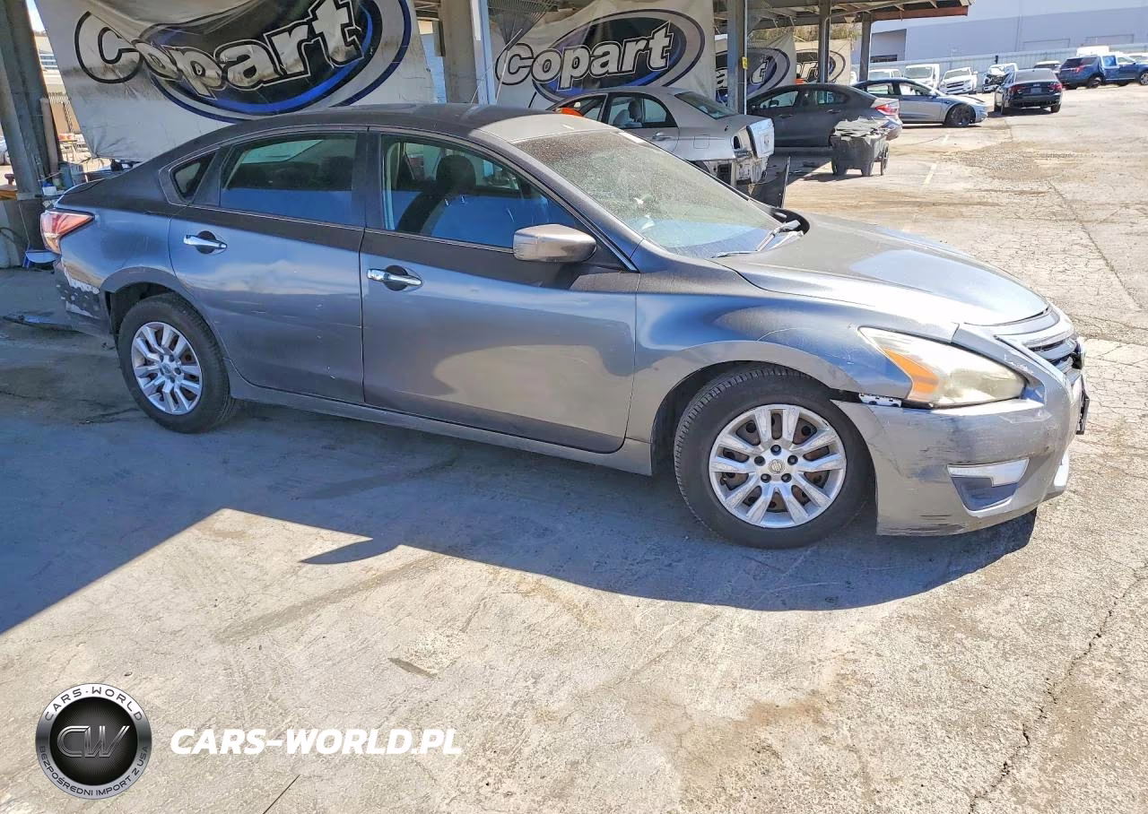2014 Nissan Altima 2.5 S VIN:1N4AL3AP3EN359464 - 4