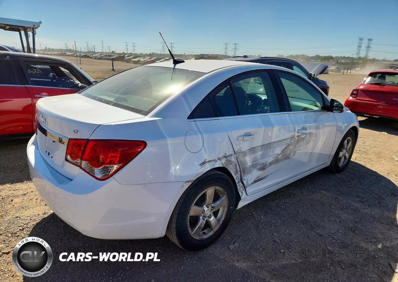 2014 Chevrolet Cruze Lt VIN:1G1PC5SB9E7136765 - 3