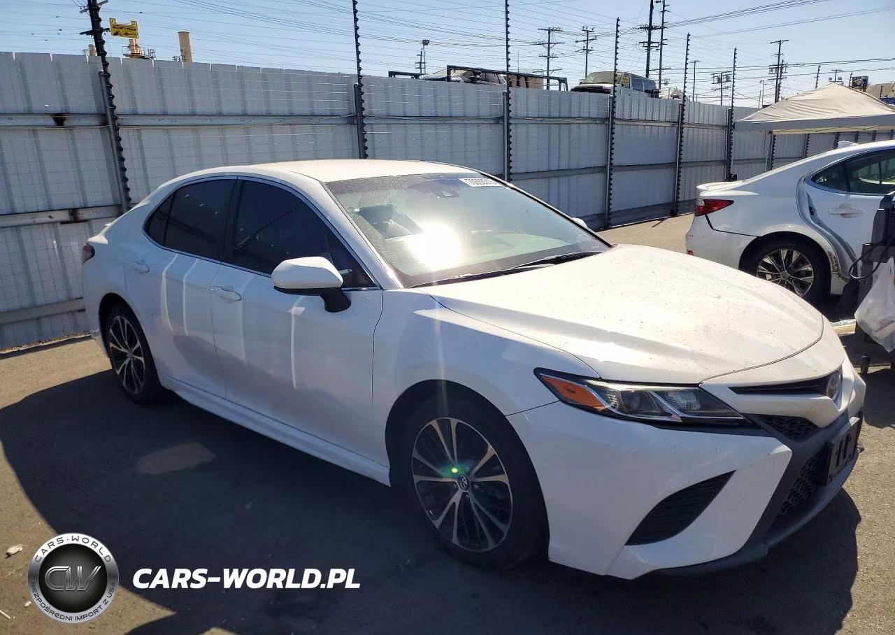 2018 Toyota Camry Se VIN:4T1B11HK3JU636872 - 4