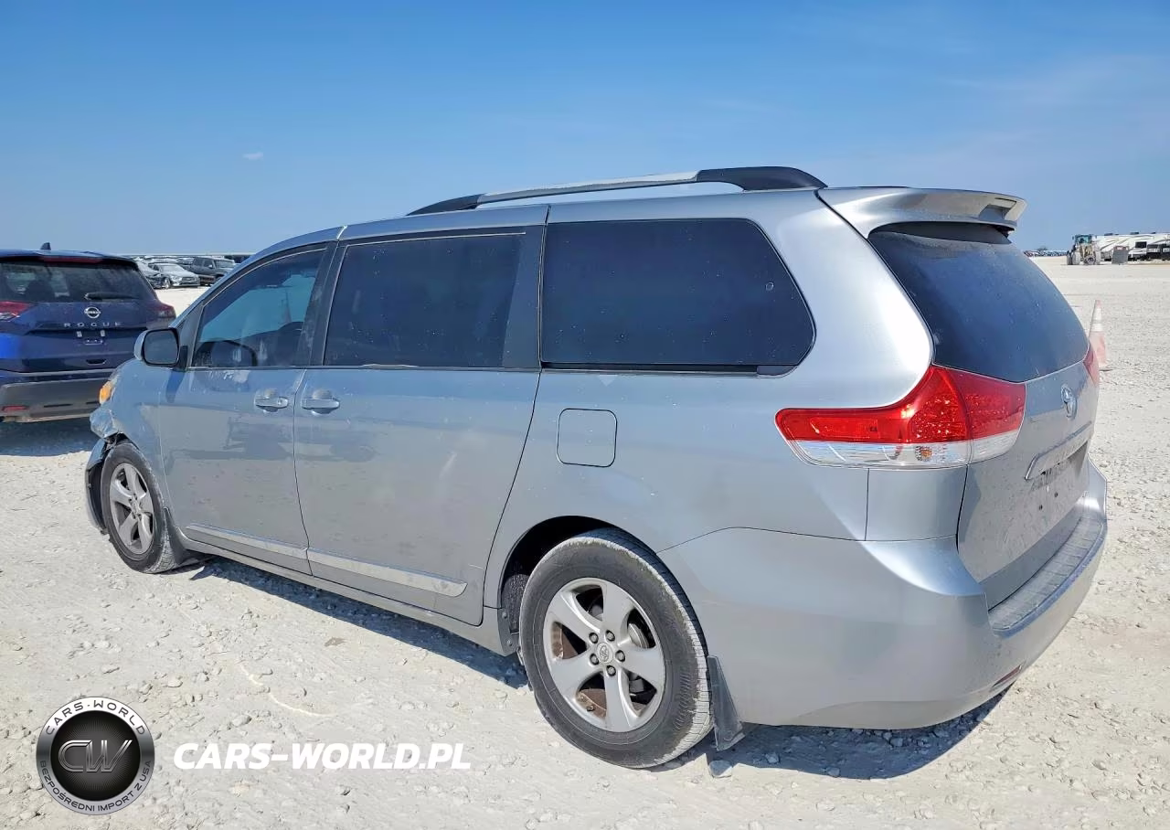 2011 Toyota Sienna Le VIN:5TDKK3DC7BS149255 - 2