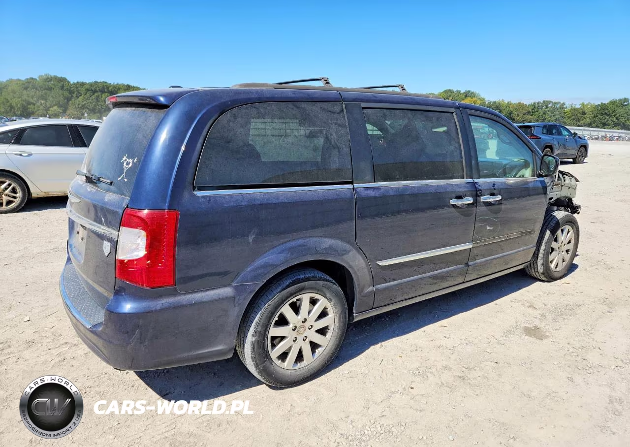 2016 Chrysler Town & Country Touring VIN:2C4RC1BG3GR283945 - 3
